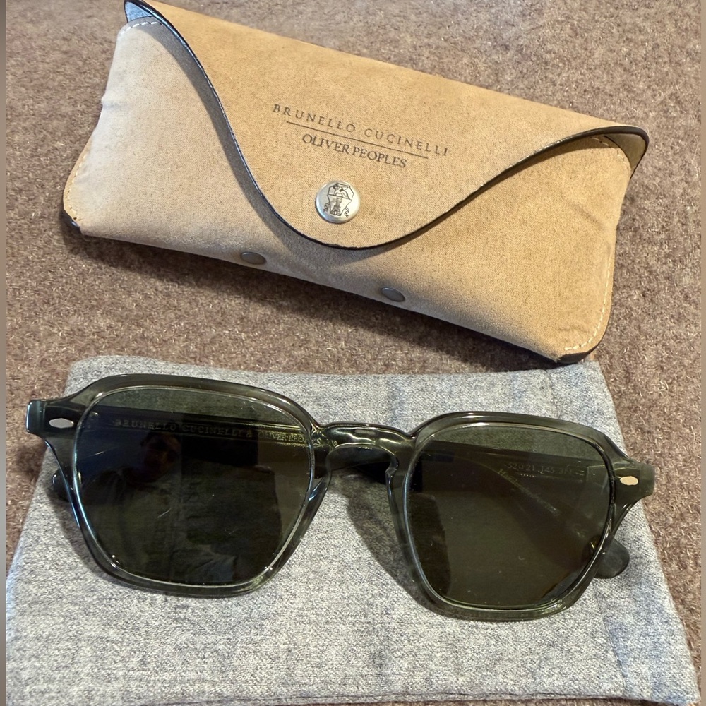 Oliver Peoples green Sunglasses with Case.